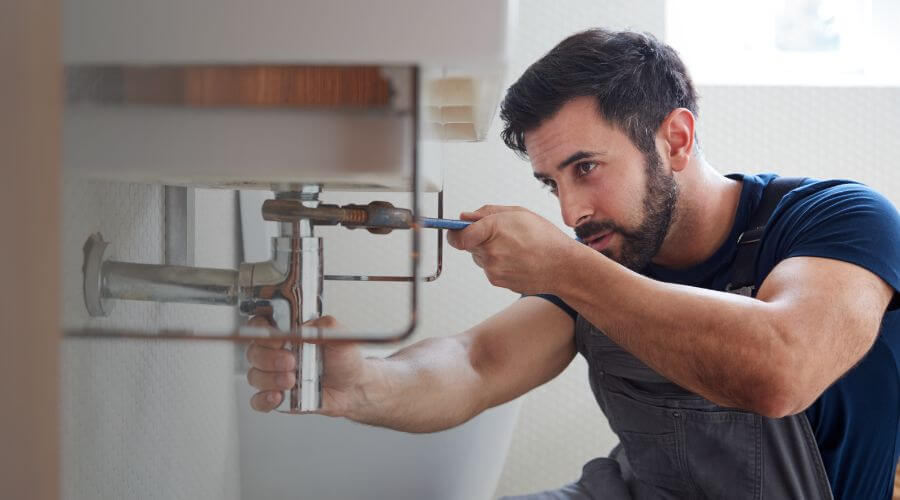 Water heater leaking fix in Wolcott, IN